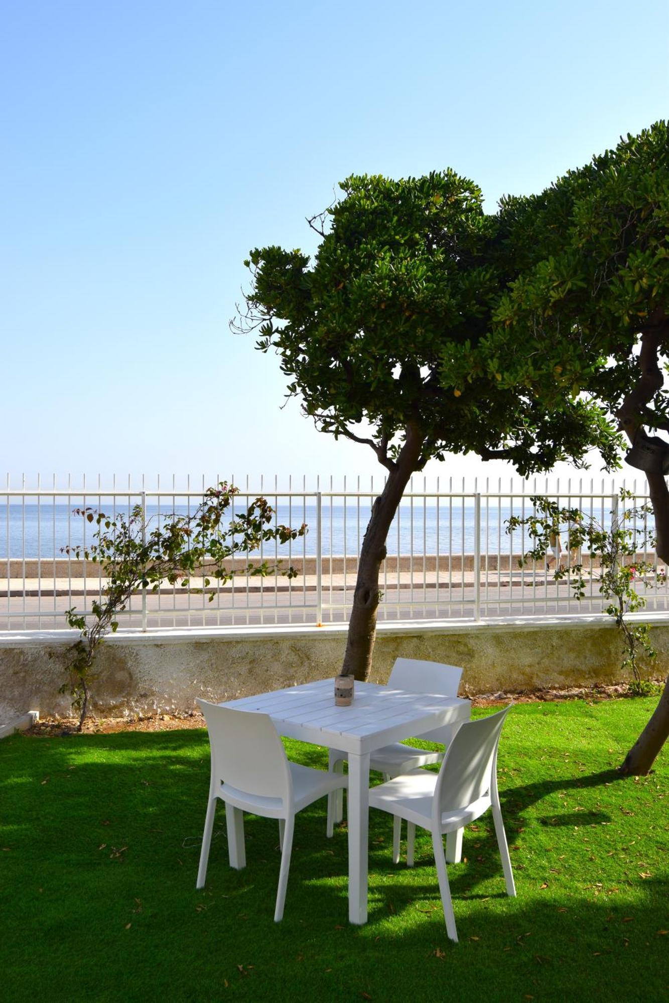 Hotel 12 Passi Dal Mare à Bari Extérieur photo