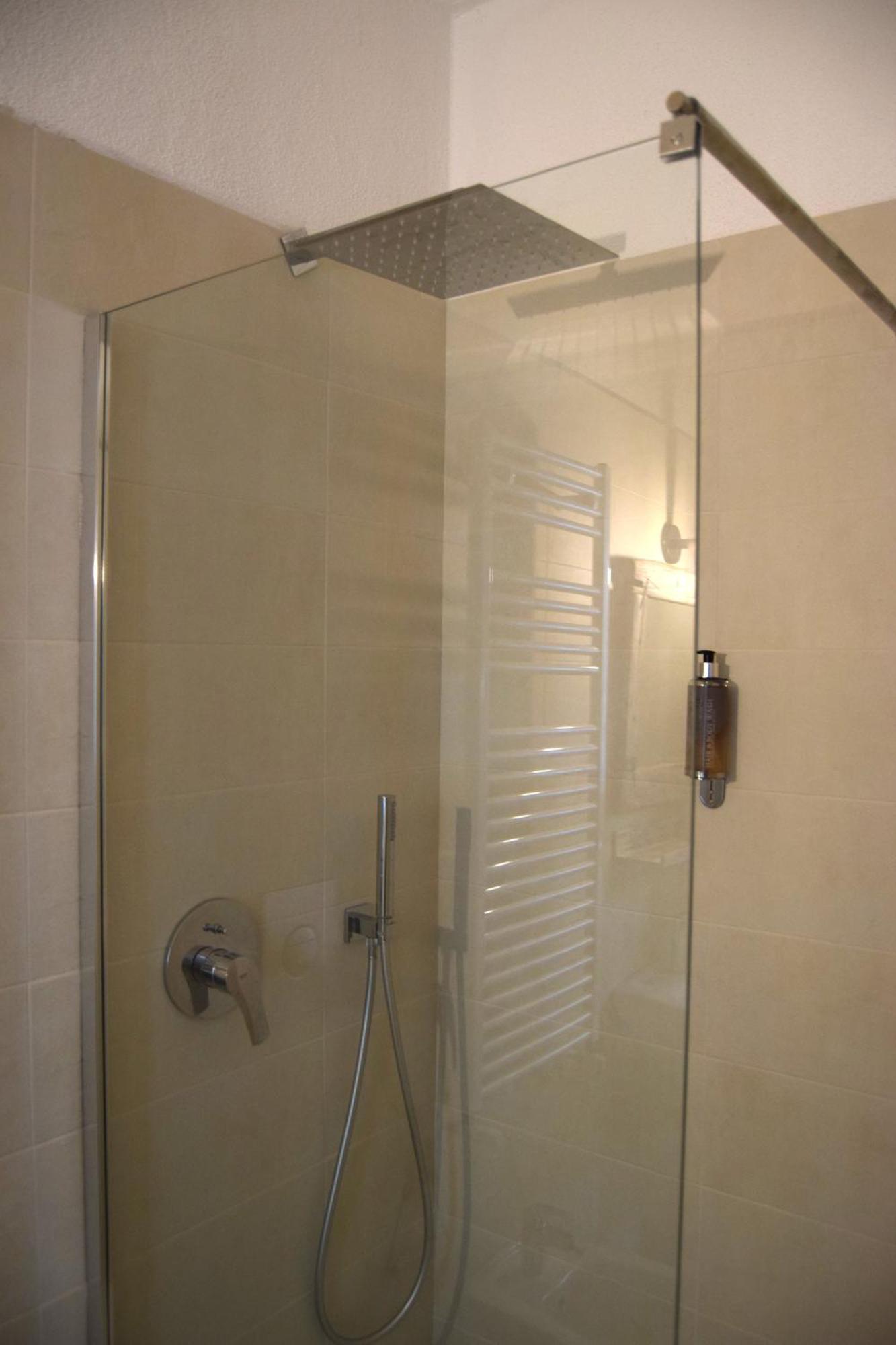 Hotel 12 Passi Dal Mare à Bari Extérieur photo