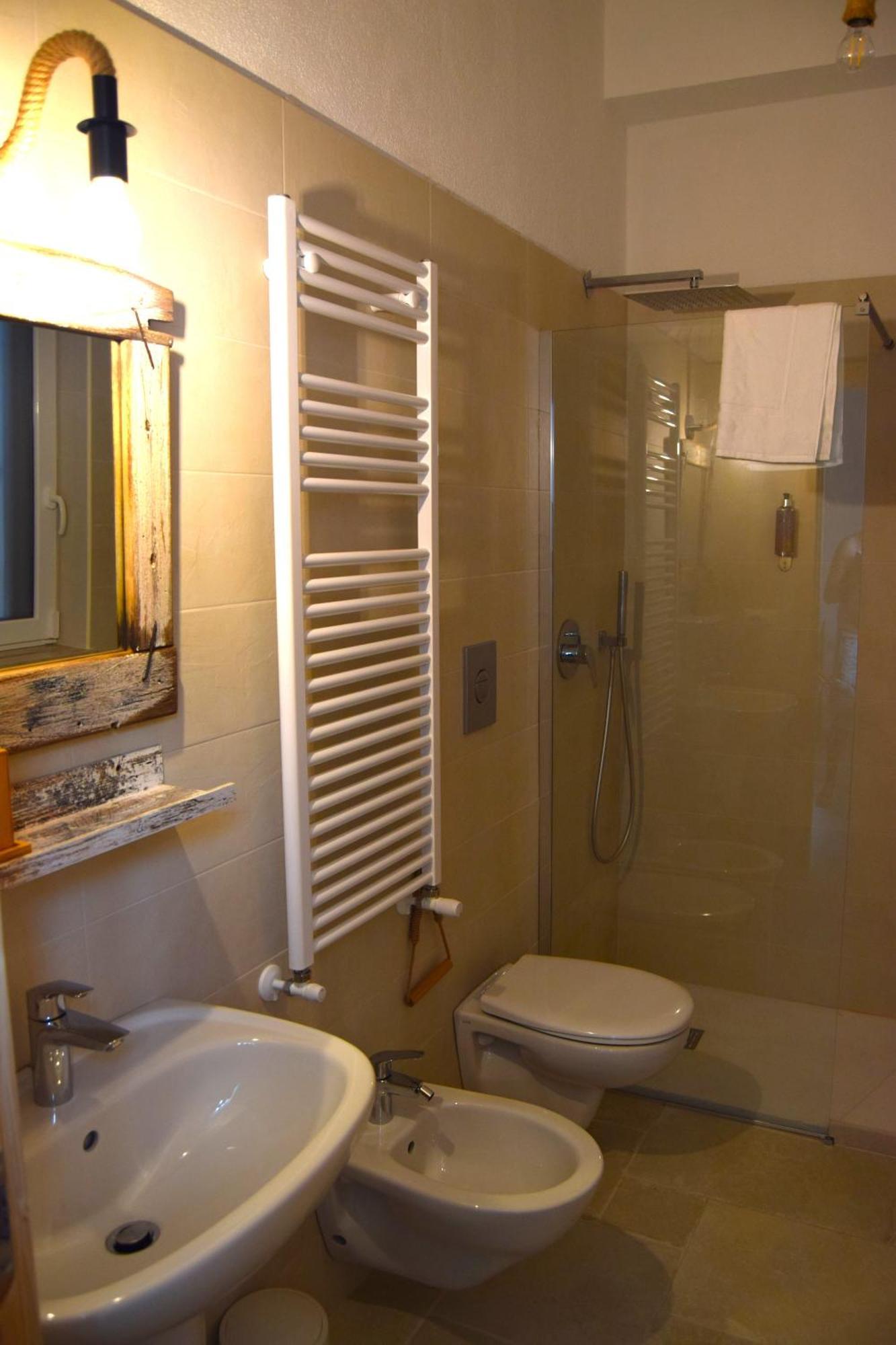 Hotel 12 Passi Dal Mare à Bari Extérieur photo